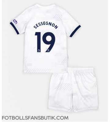 Tottenham Hotspur Ryan Sessegnon #19 Replika Hemmatröja Barn 2023-24 Kortärmad (+ Korta byxor)